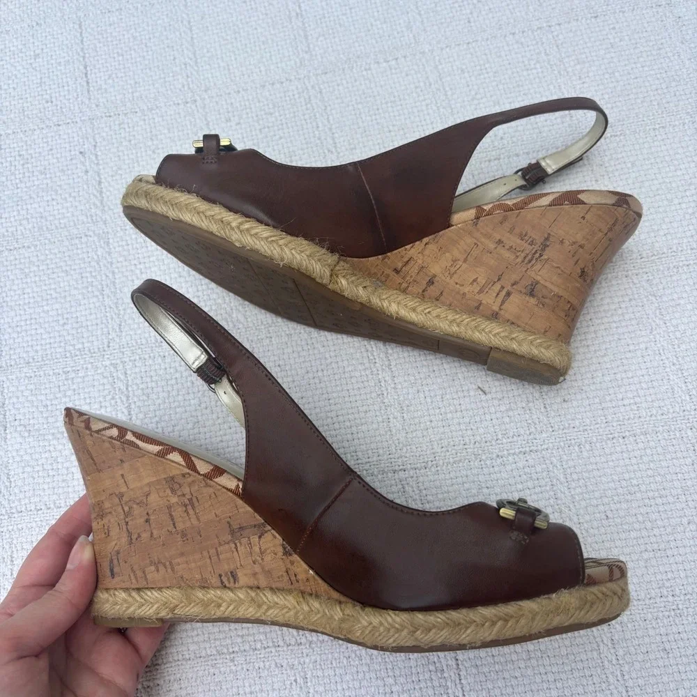 Women's 10 ETIENNE AIGNER Y2K Olexa Brown Faux Leather Peep Toe Wedge Sandals